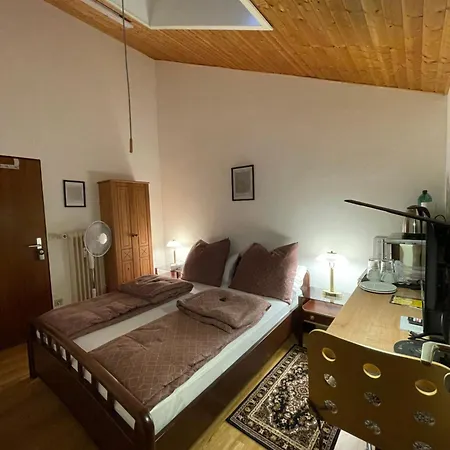 Cozy Apartment In Commercial Centre For Two Unterhaching Extérieur photo