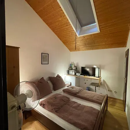 Cozy Apartment In Commercial Centre For Two Unterhaching Extérieur photo