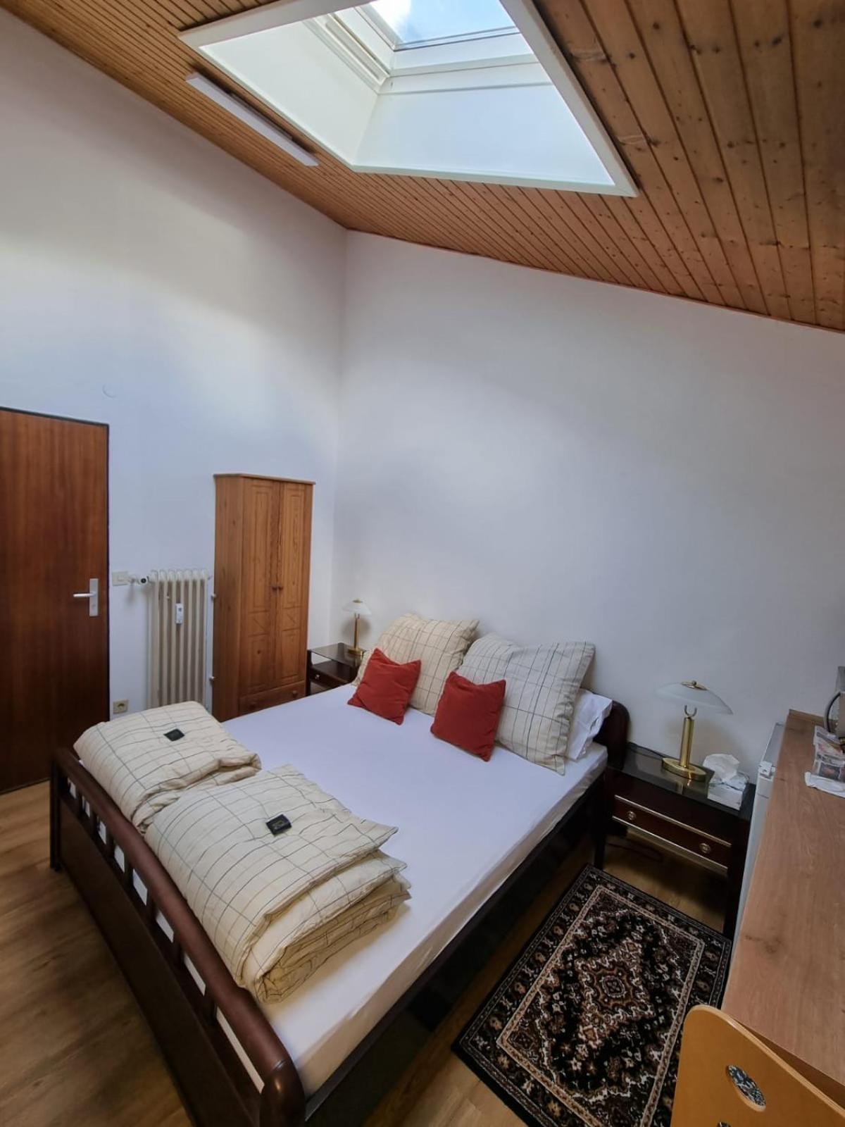 Apartment Cozy In Commercial Centre For Two