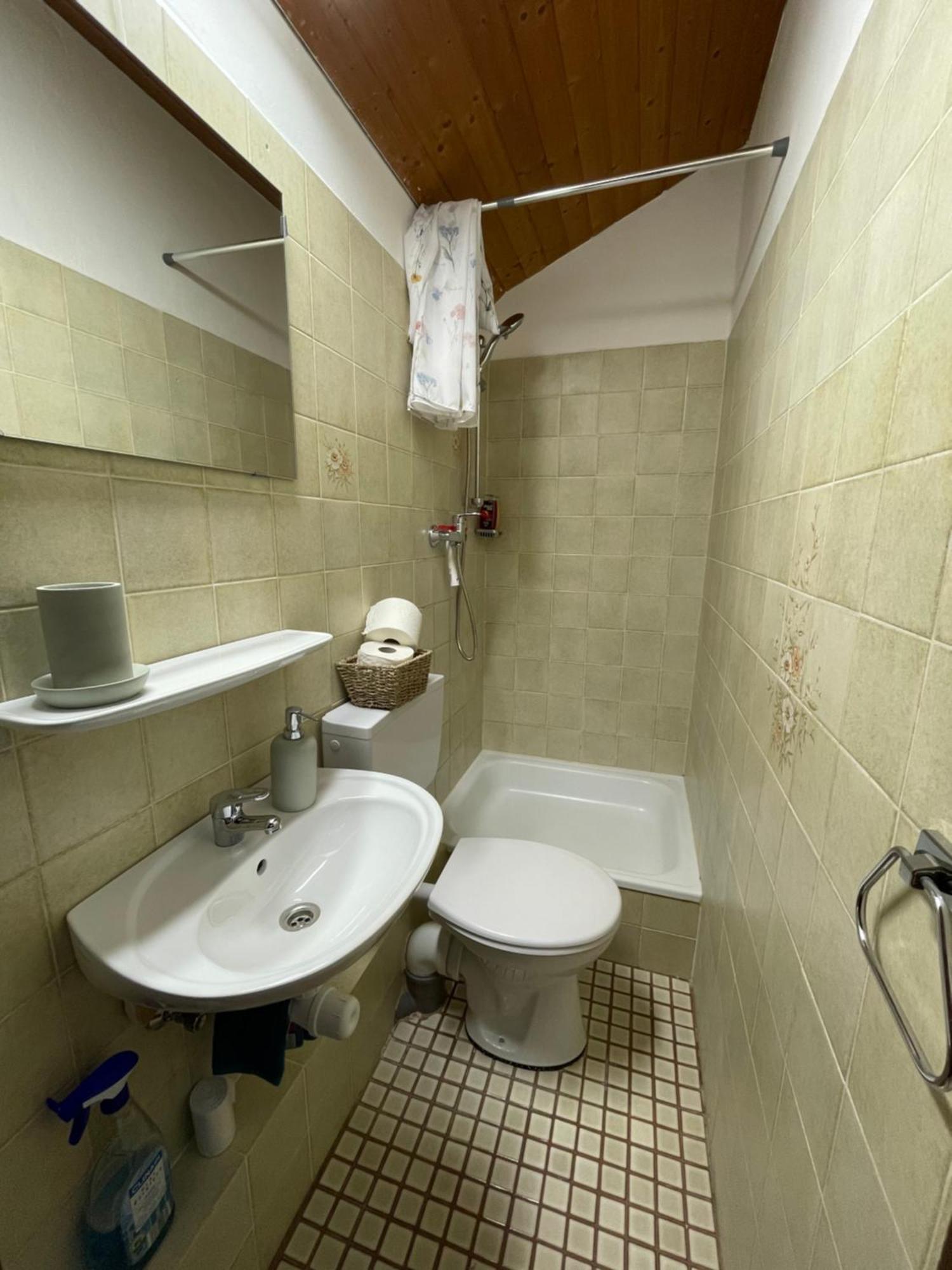 Apartment Cozy In Commercial Centre For Two Unterhaching